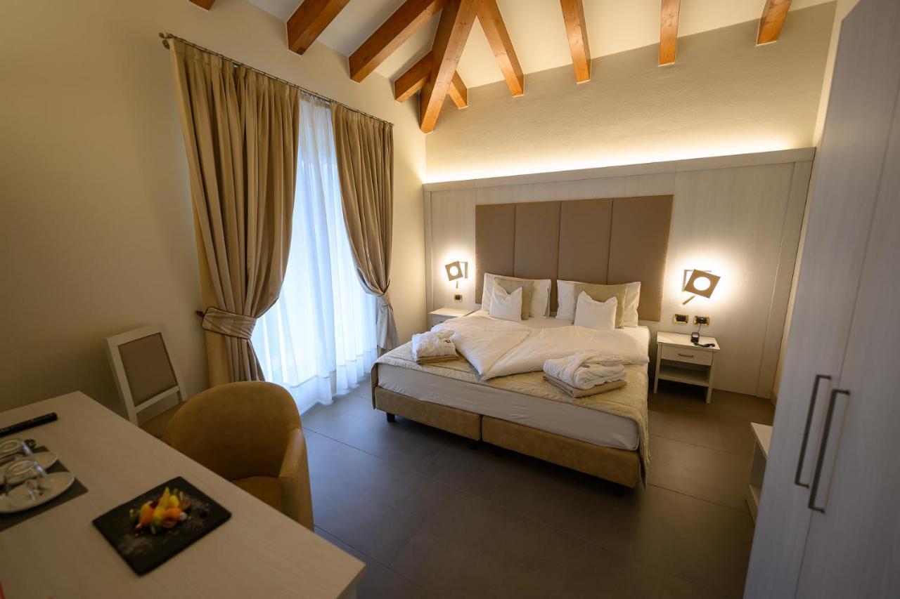 ריבה דל גארדה Villa Nicolli Romantic Spa Resort - Adults Only מראה חיצוני תמונה