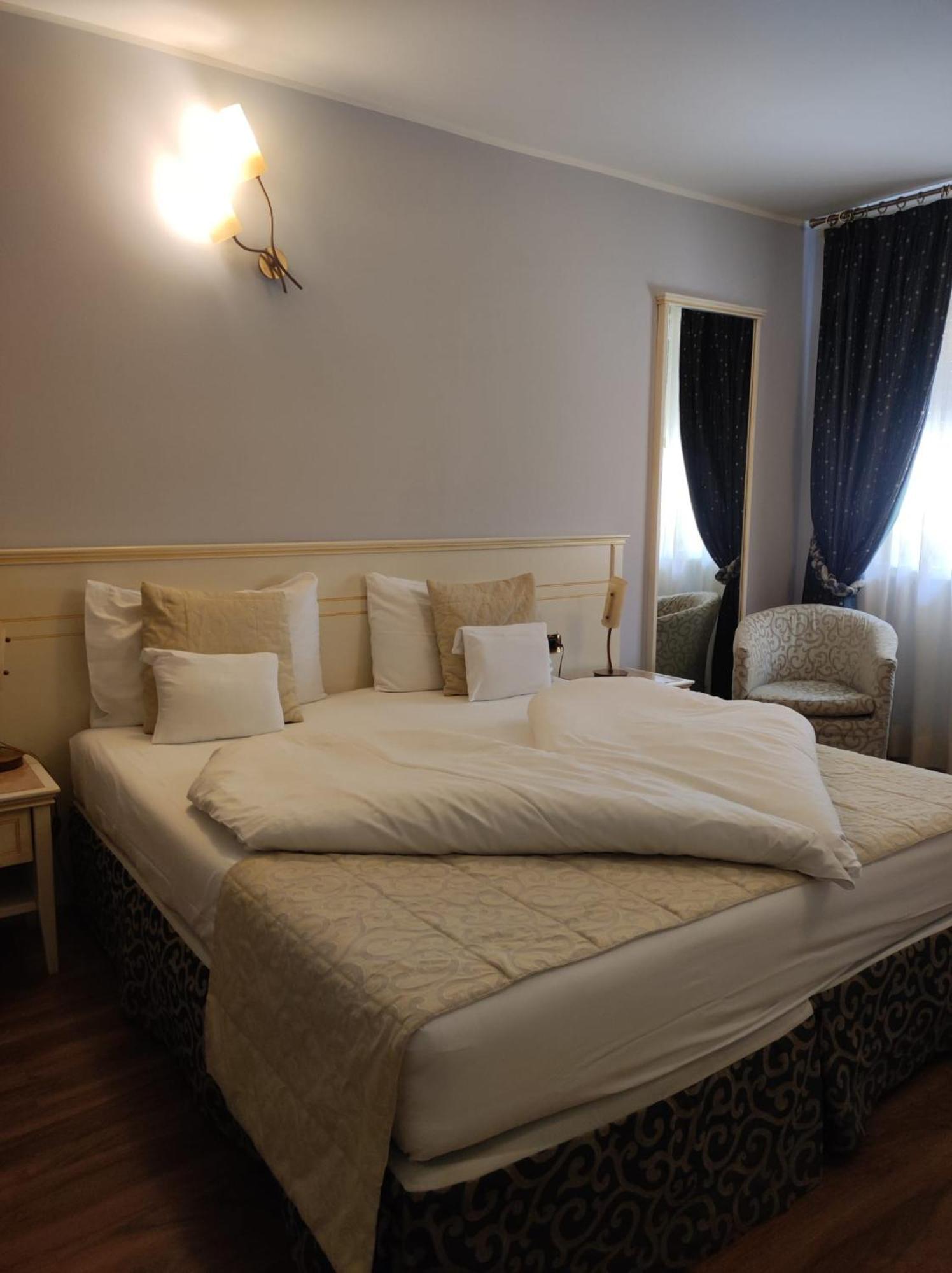 ריבה דל גארדה Villa Nicolli Romantic Spa Resort - Adults Only מראה חיצוני תמונה
